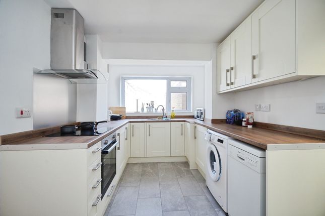 17, Kenmore Crescent, Leicestershire photo 3