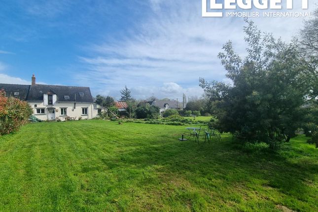 Thumbnail Villa for sale in La Chapelle-Glain, Loire-Atlantique, Pays De La Loire