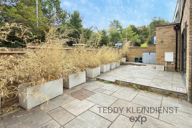 8, Surbiton Hill Road, Surbiton photo 3