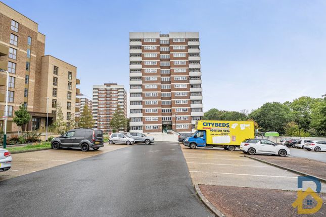 Flat 20, Uphavering House Parkhill Close, Hornchurch photo 4