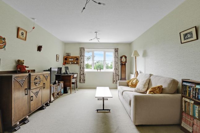 22a, Albemarle Lodge, London photo 2