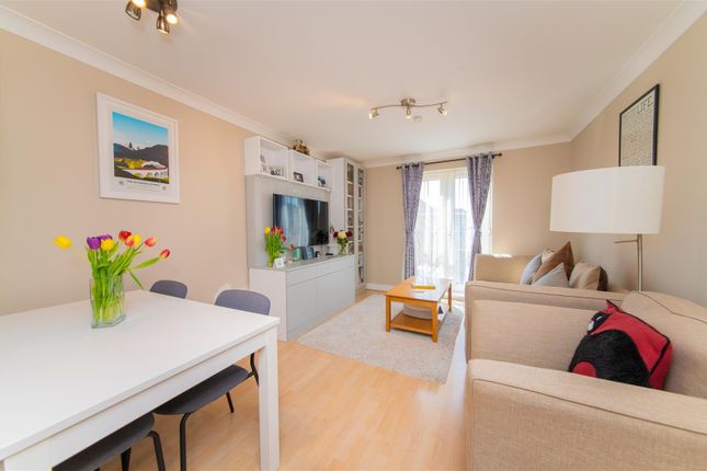 Thumbnail Flat for sale in Honiton Gardens, Mill Hill, London