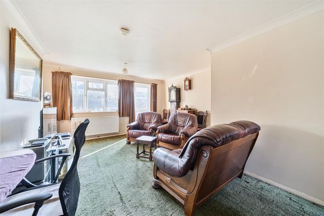 16, Woods Ley, Canterbury photo 2