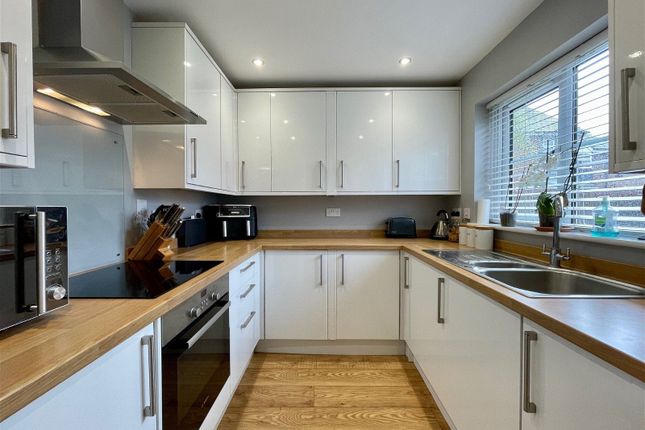 Link-detached house for sale in Kennet Way, Hungerford, Berkshire