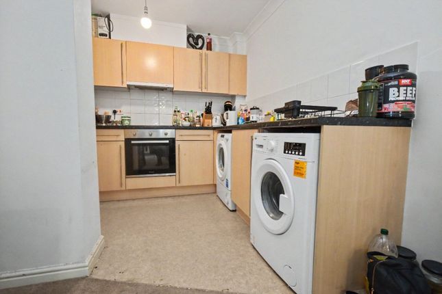47, Delamere Gardens, Wakefield photo 4