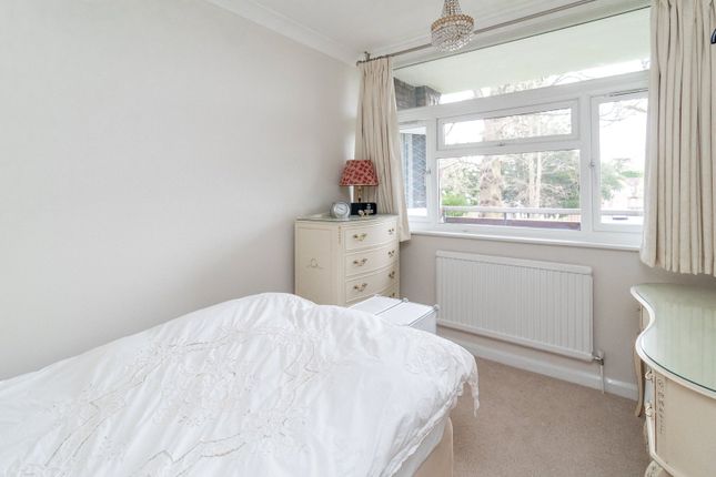 Flat for sale in Lodge Close, Edgware