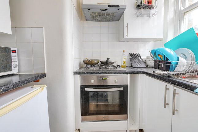 22, Cromwell Avenue, London photo 4
