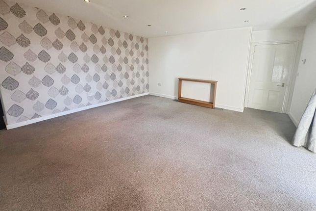 Taylor Hill Road, Huddersfield photo 4
