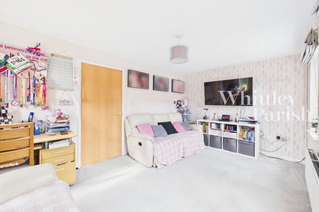 20, Poplar Close, Norwich photo 3