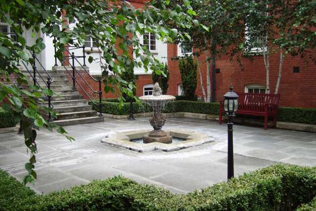 116, Fulham Palace Road, LONDON photo 4