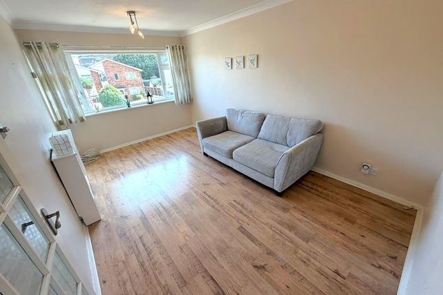 23c, Gordon Road, Ashford photo 2