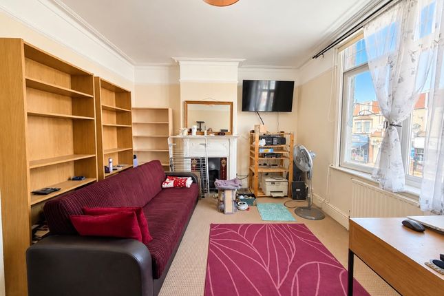 451, Lordship Lane, London photo 2