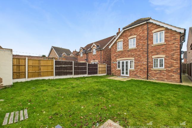 Thumbnail Detached house for sale in Mallard Court, Rossington