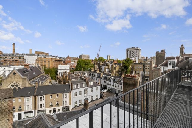 Flat Flat 24, 52, Pont Street, London photo 3