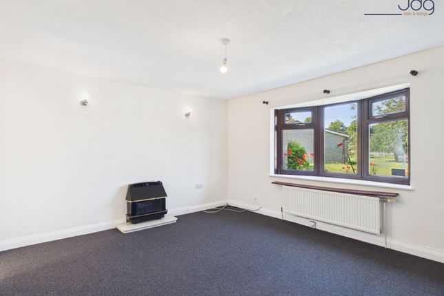 34 Princess Avenue, Lancaster photo 3
