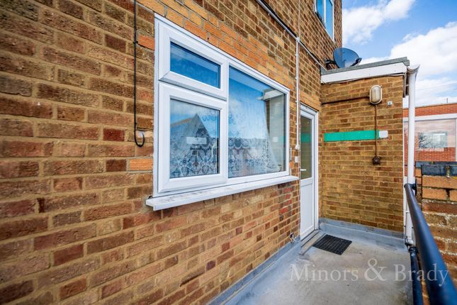 Maisonette to rent in London Road North, Lowestoft