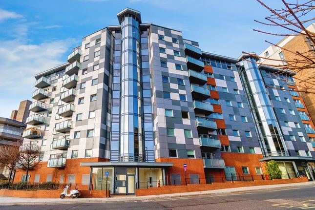 Flat for sale in West Park Road, Southampton