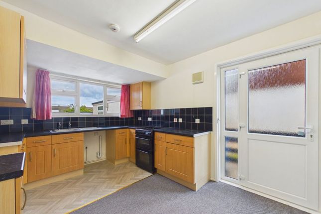 11, Helredale Gardens, Whitby photo 4