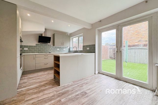16, Beechbrook Avenue, Hampshire photo 3