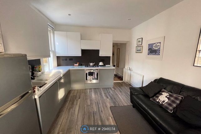 3-bed house on A, Sedlescombe Road, London, £3,500/mo
