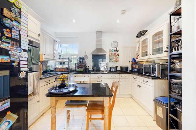 12, Whinfell Close, London photo 4