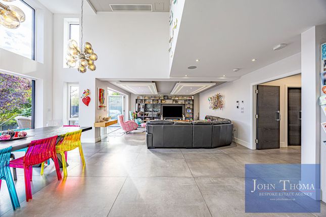 83, Manor Road, Chigwell photo 4