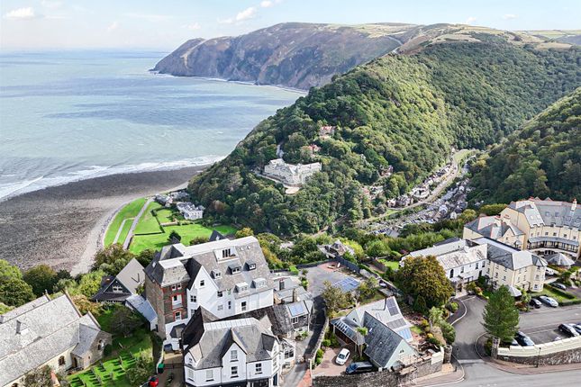 2 Imperial Court, Castle Hill, Lynton photo 3