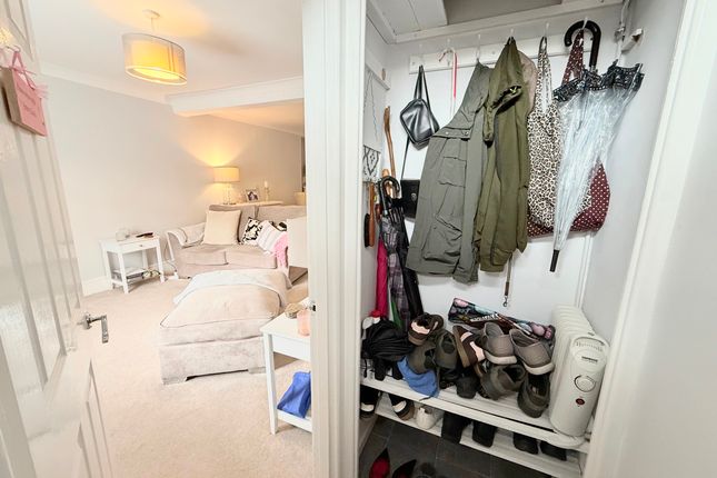 44 Marian Street, Bridgend photo 3