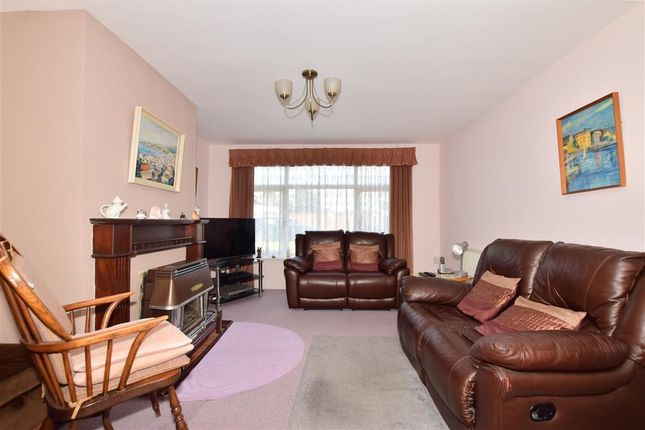 Finchingfield Way, Wickford, Essex SS12, 2 bedroom semi-detached