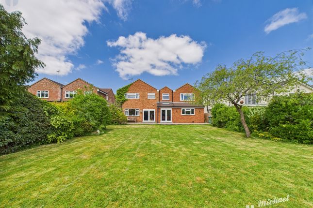 15 Northumberland Avenue, Aylesbury photo 3