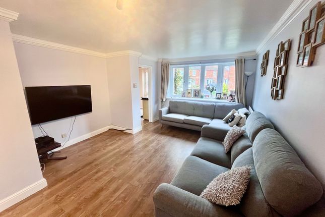 30 Caldecote Street, Newport Pagnell photo 2