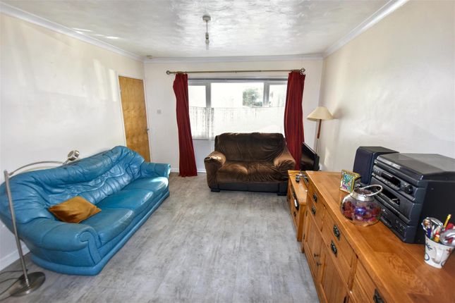 21, West Trevingey, Redruth photo 2