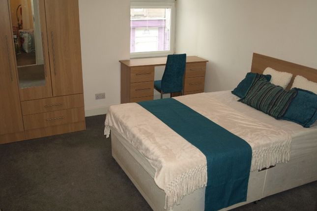 Flat B, 8, Arbroath Road, Stobswell photo 5