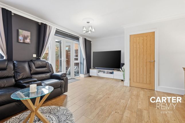 8, Carrowmore close, Grays photo 3