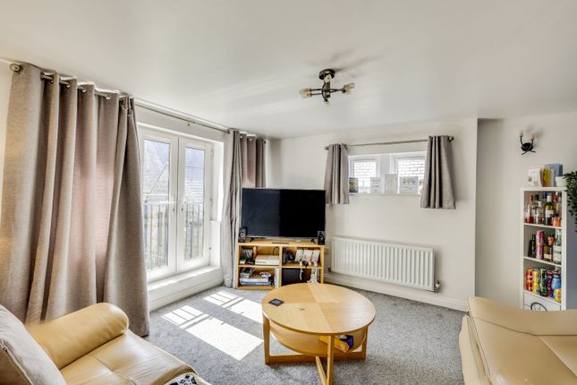 4 Alleon Court,, Low Lane, Leeds photo 2
