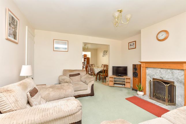 8, Grove Park Avenue, Sittingbourne photo 4