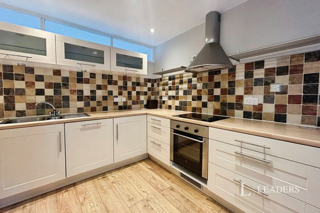 18, Lingwood Close, Southampton photo 5