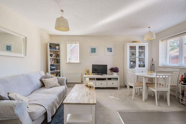7 Cunliffe Court Elliston Way, Ashtead photo 3