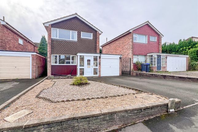 2, Rochford Close, Leek photo 2