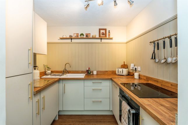 5, Chestnut Lodge, Sherwood Close, Southampton photo 4