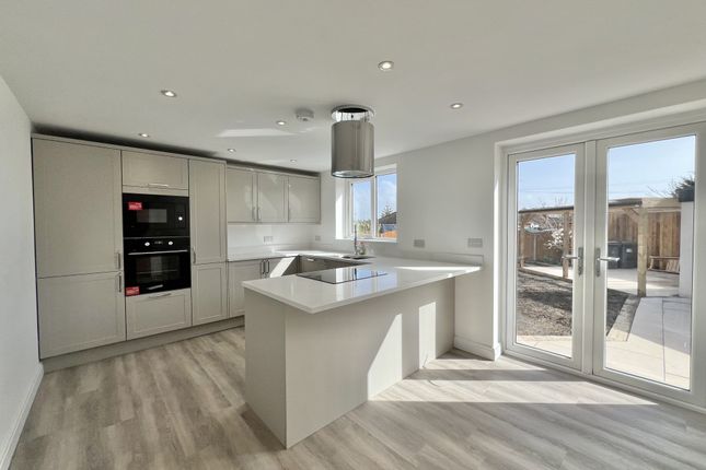 40, Holts Lane, Poulton-Le-Fylde photo 3