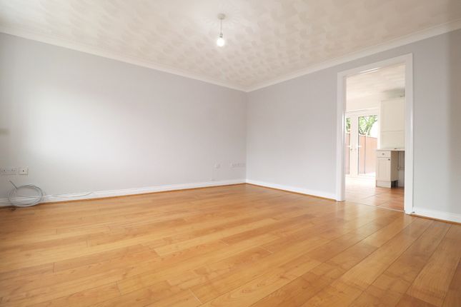 4, Clos Ty Melyn, Pontypridd photo 4