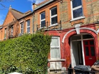 Thumbnail Flat to rent in Diana Road, London