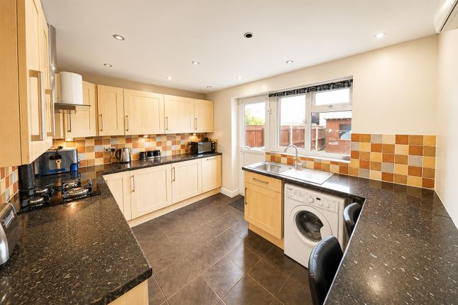 18, Poultney Garth, Hull photo 4