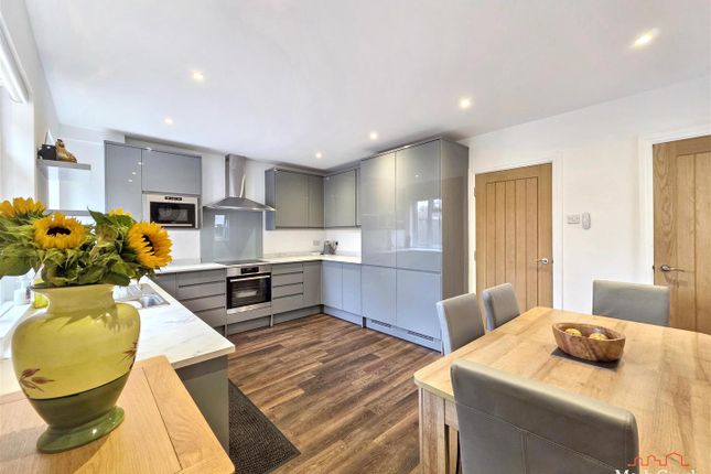 40, Taylor Road, Ashtead photo 2