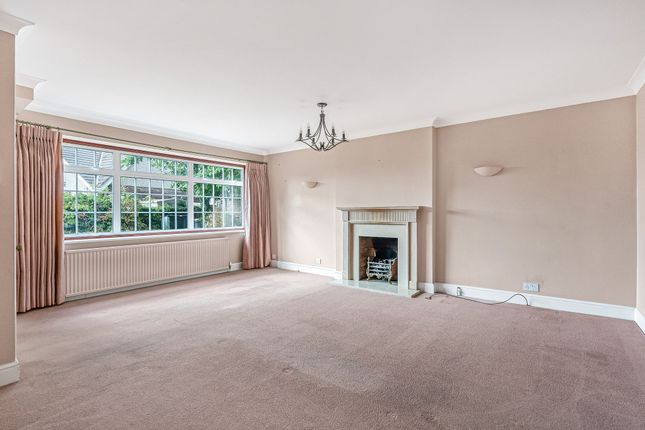 43 Lulworth Avenue, Goffs Oak photo 3