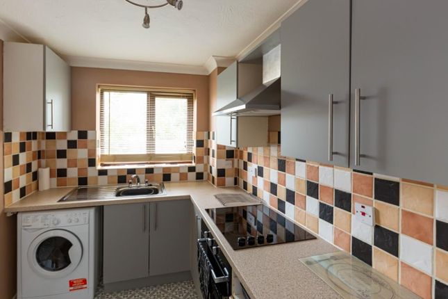 8, Wildmoor Gate, Abingdon photo 4