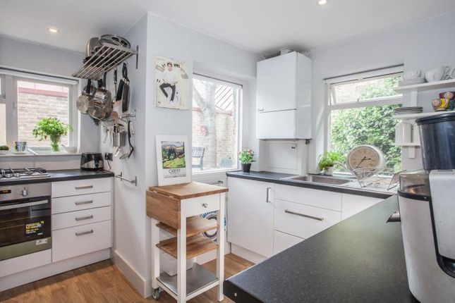 107 Devonport Road, Flat A, London photo 2