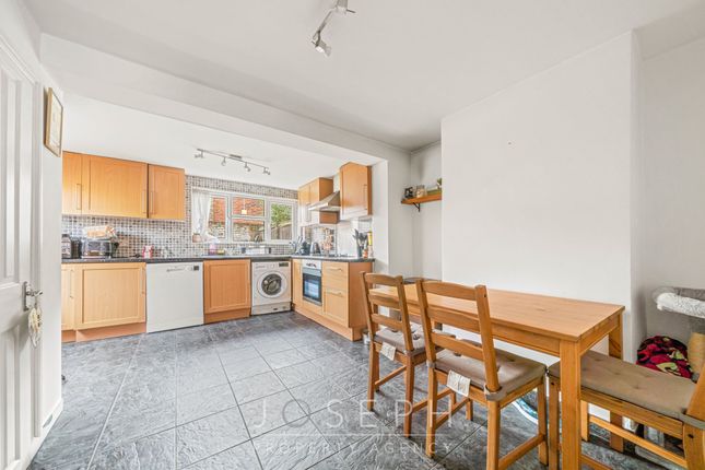 27 California Road, Manningtree photo 2