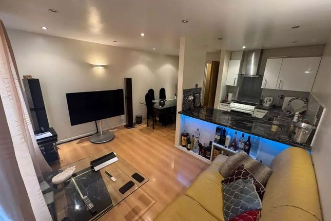 1-bed flat on 39, Veronica Gardens, London, £160,000